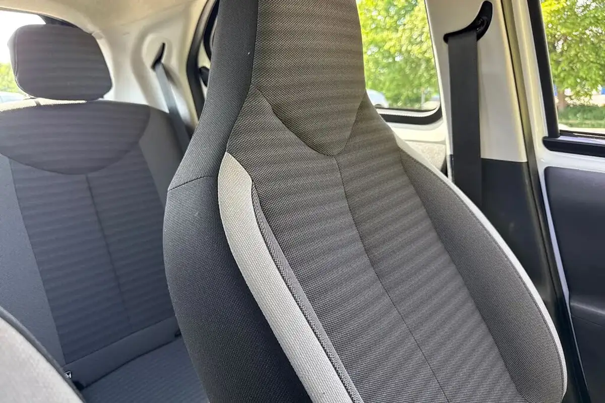 2020-toyota-aygo-10-vvt-i-x-play-big-53