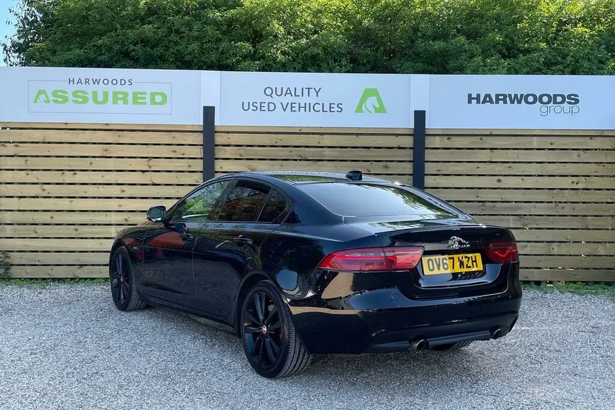 2018-jaguar-xe-20i-r-sport-249ps-1998cc-big-9