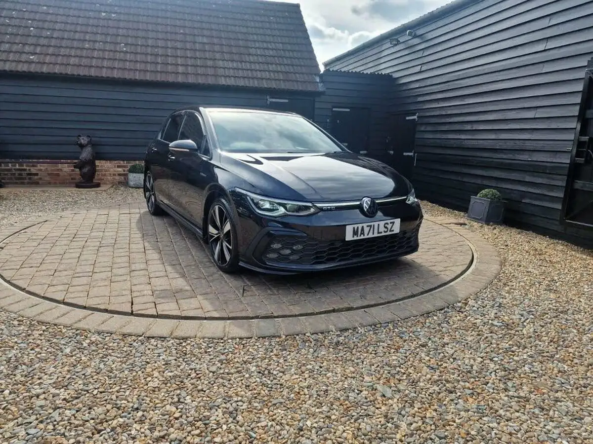 2021-volkswagen-golf-20tdi-gtd-big-35