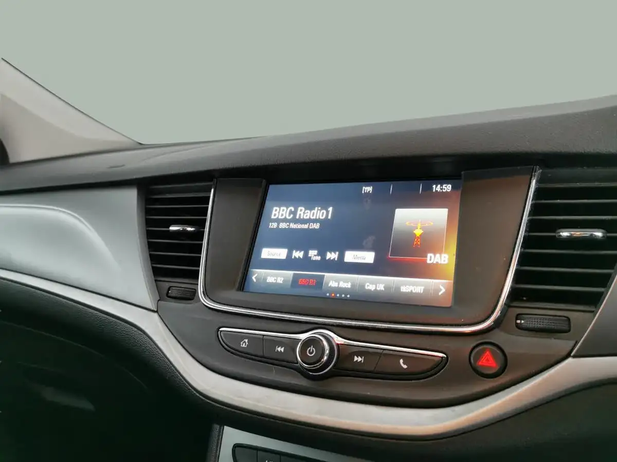 2019-vauxhall-astra-16cdti-design-110ps-ssecotec-hatchback-big-4