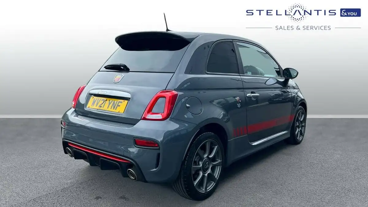 2021-abarth-595-14-tjet-big-2