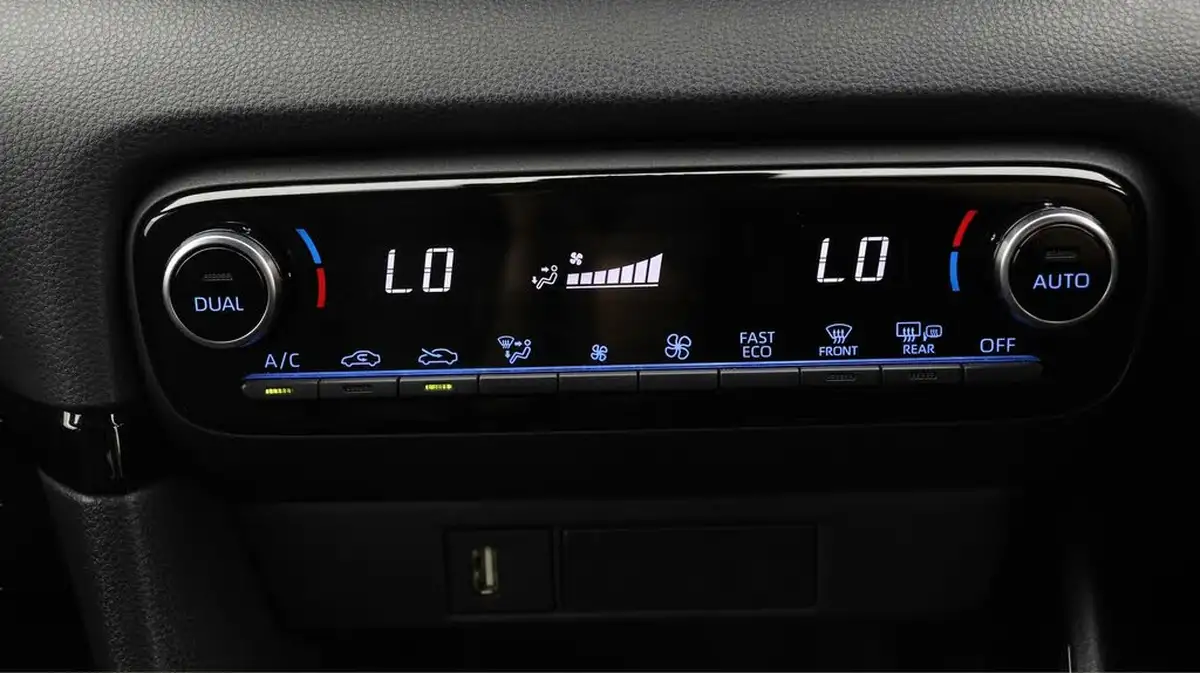 2022-toyota-yaris-15-vvt-i-dynamic-big-11