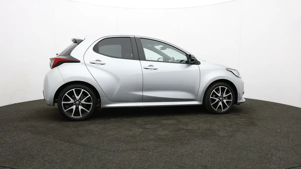 2022-toyota-yaris-15-vvt-i-dynamic-big-28