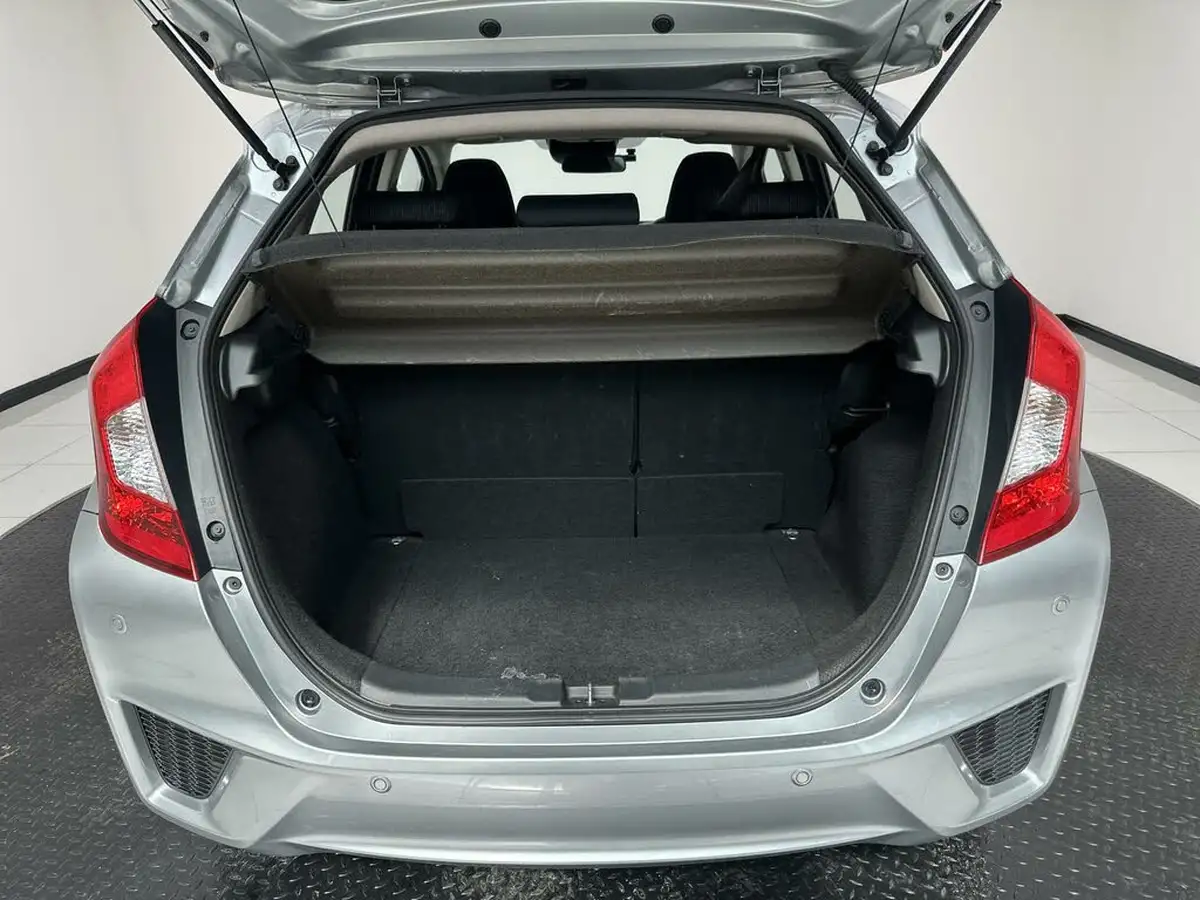 2015-honda-jazz-13-i-vtec-se-cvt-big-12