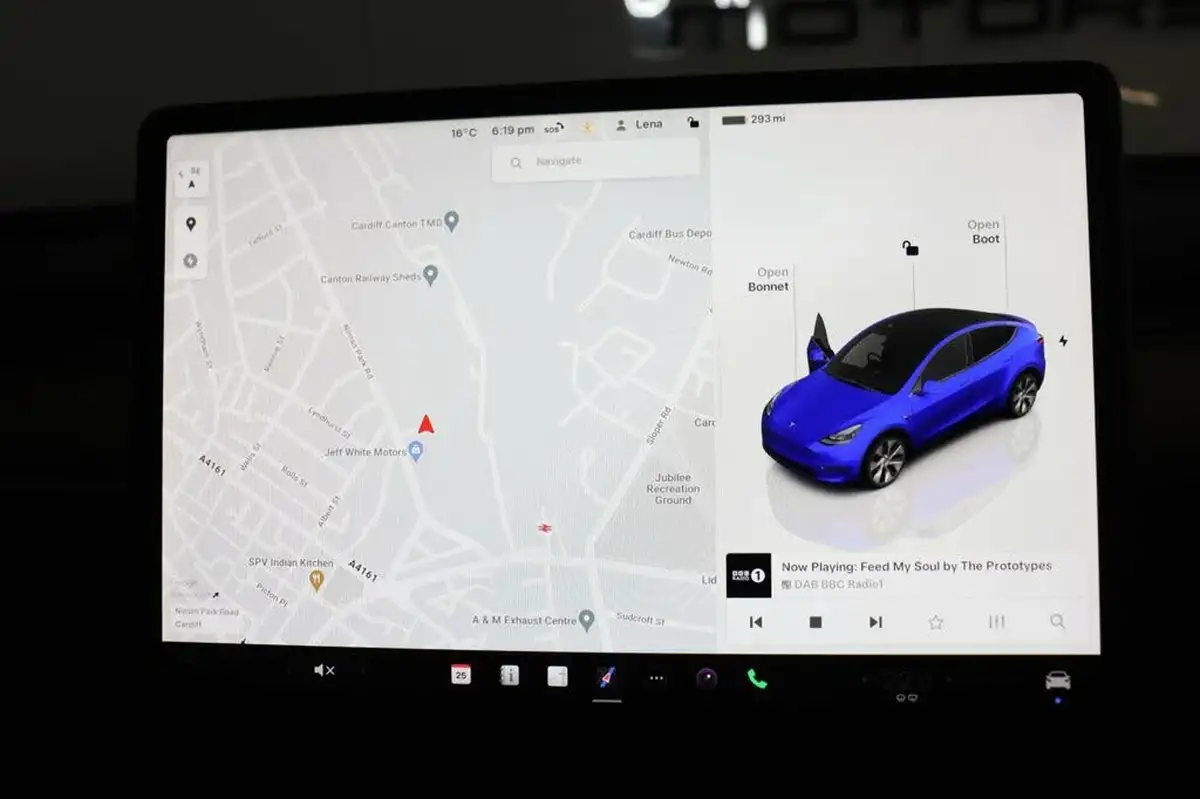 2022-tesla-model-y-e-long-range-big-14