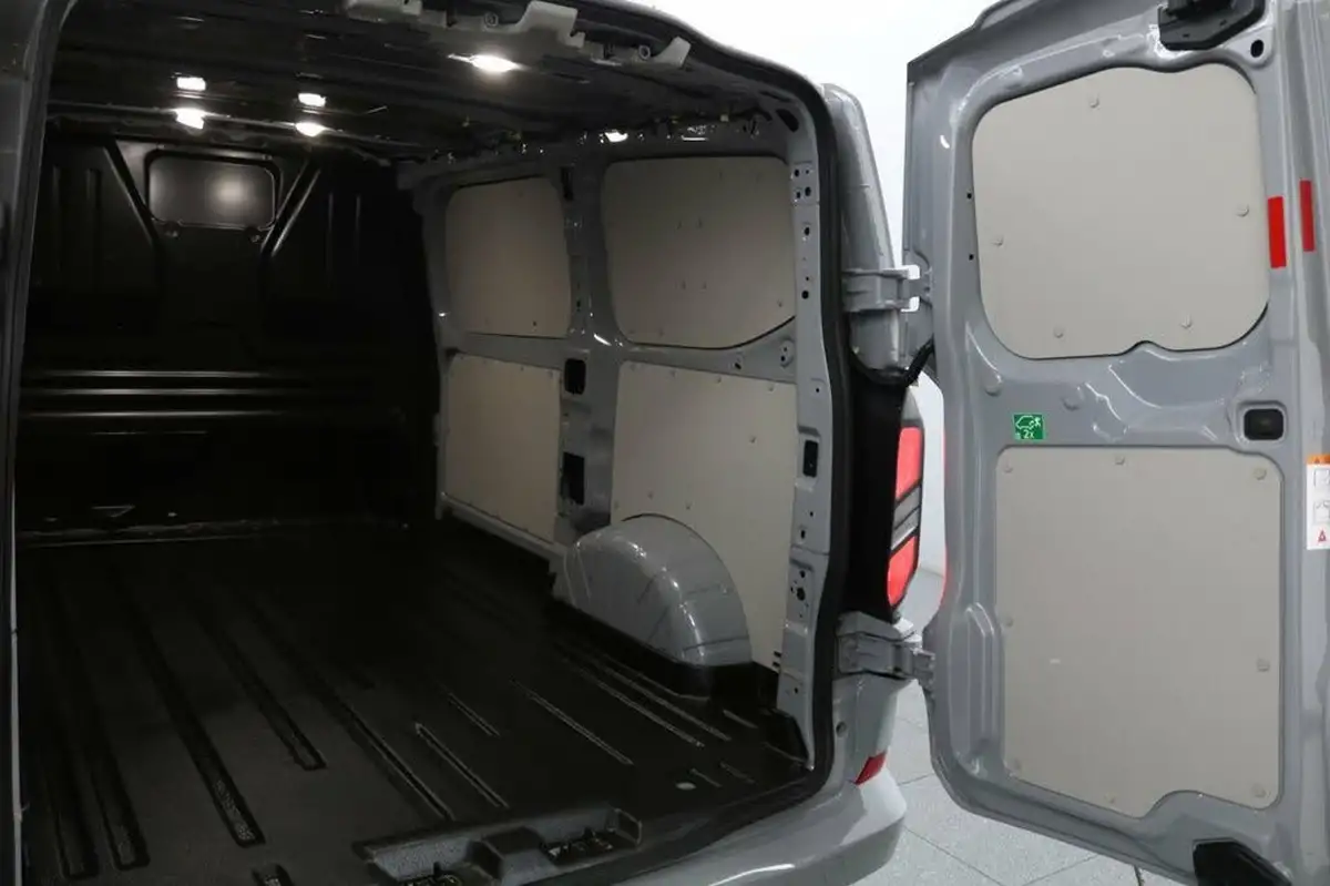 2023-ford-transit-custom-20tdci-320-l1h1-limited-136pseu6e-panel-van-1996cc-auto-big-18