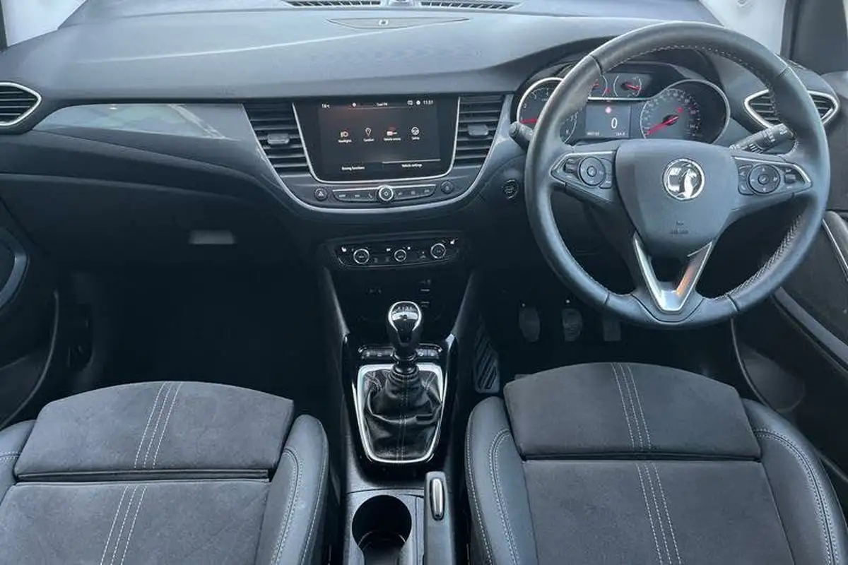 2022-vauxhall-crossland-12-ultimate-130ps-big-9