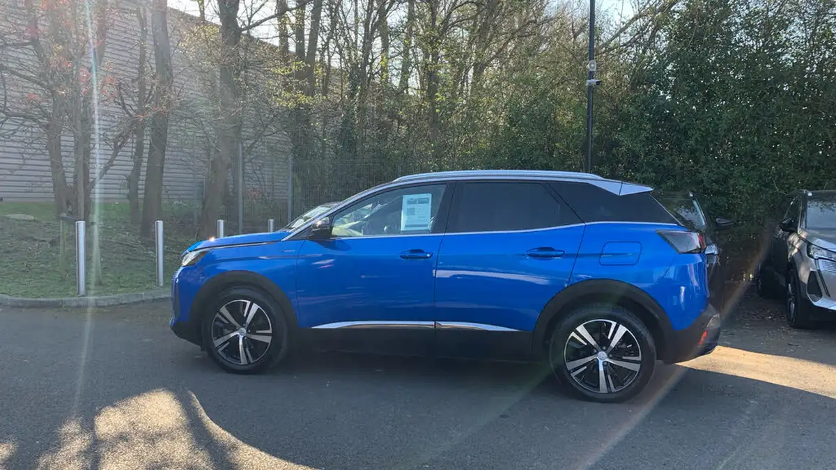 2022-peugeot-3008-suv-16-puretech-gt-premium-300bhp-4wd-hybrid4-e-eat8-big-5