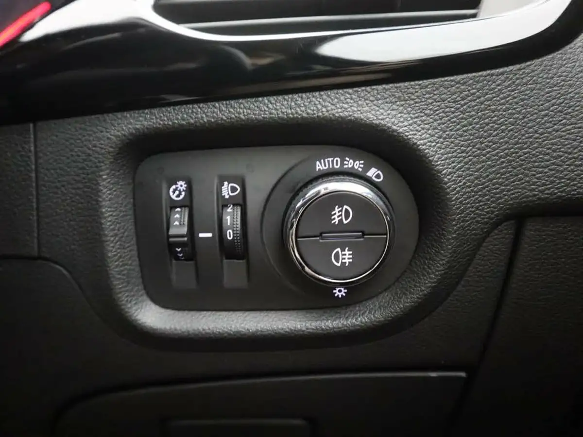 2018-vauxhall-astra-14i-16v-turbo-sri-150ps-hatchback-big-22