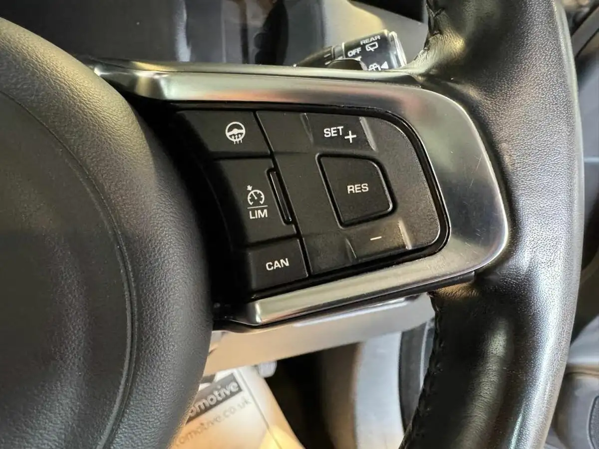 2018-jaguar-f-pace-30td-portfolio-awd-big-19