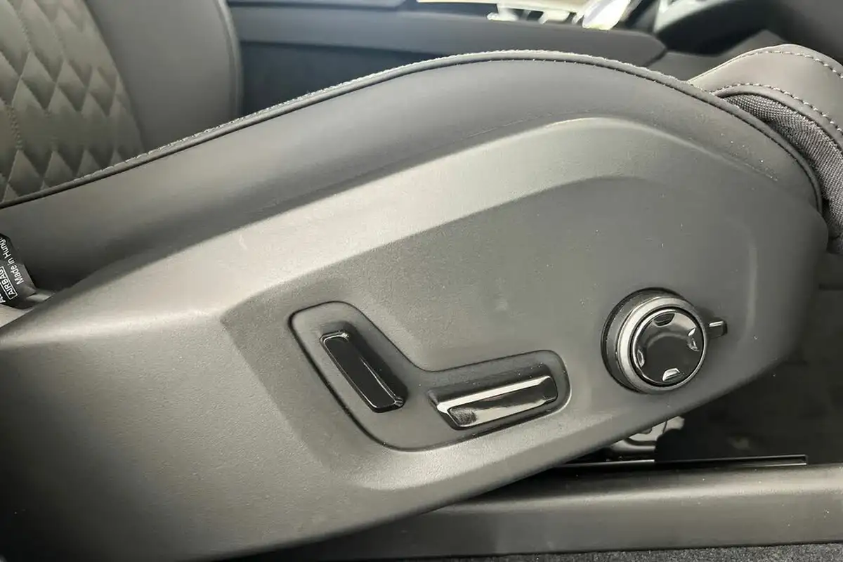 2025-volvo-xc90-20-b5-plus-big-30