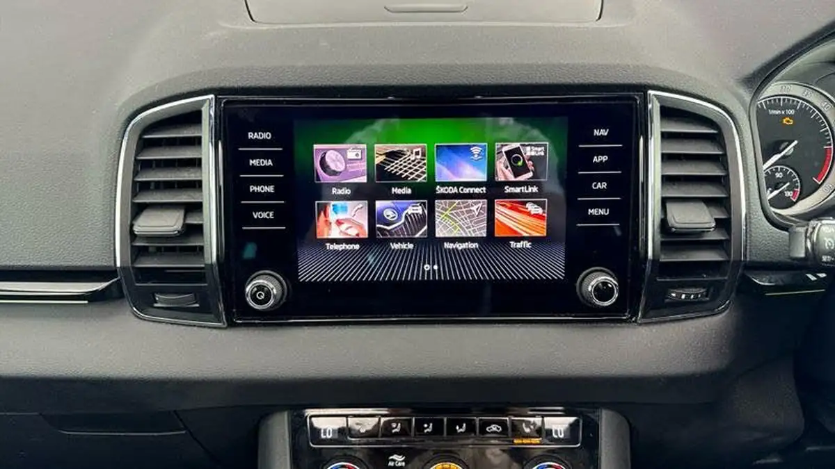 2018-skoda-karoq-20tdi-sportline-150ps-big-17