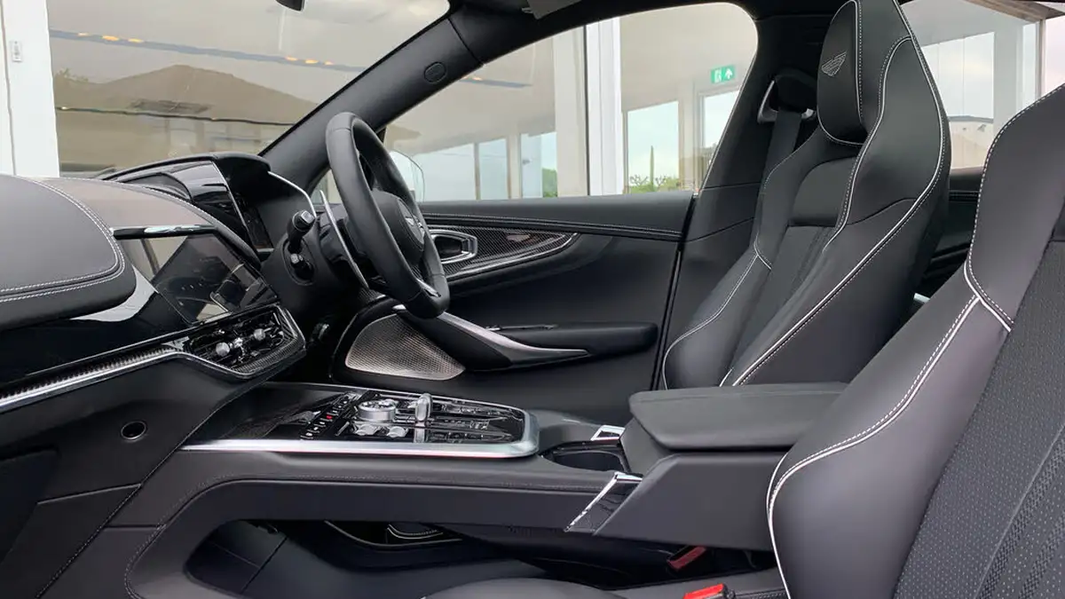 2024-aston-martin-dbx-40-v8-big-27