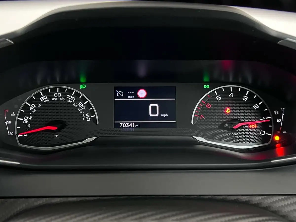 2021-peugeot-2008-suv-12-puretech-allure-100bhp-big-13