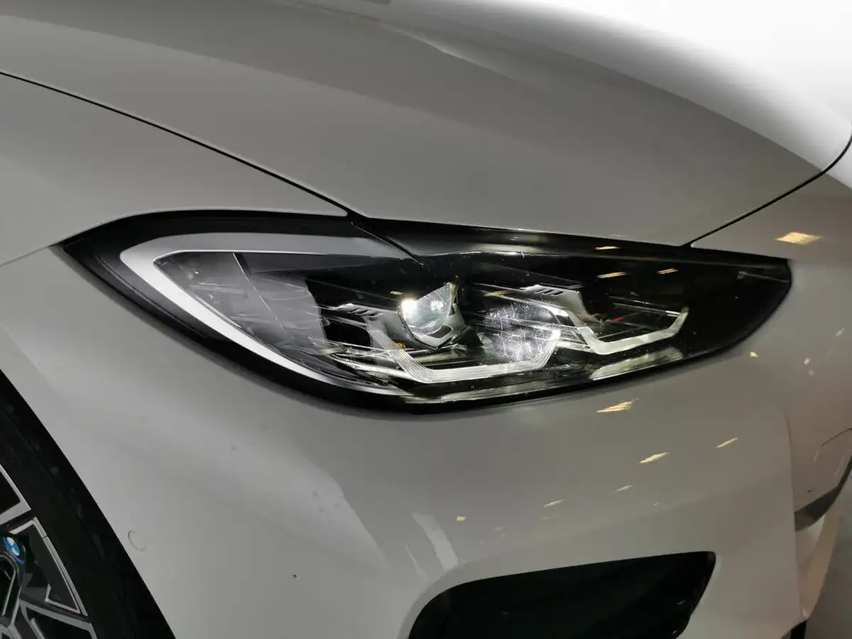 2022-bmw-i4-e-edrive40-m-sport-big-4