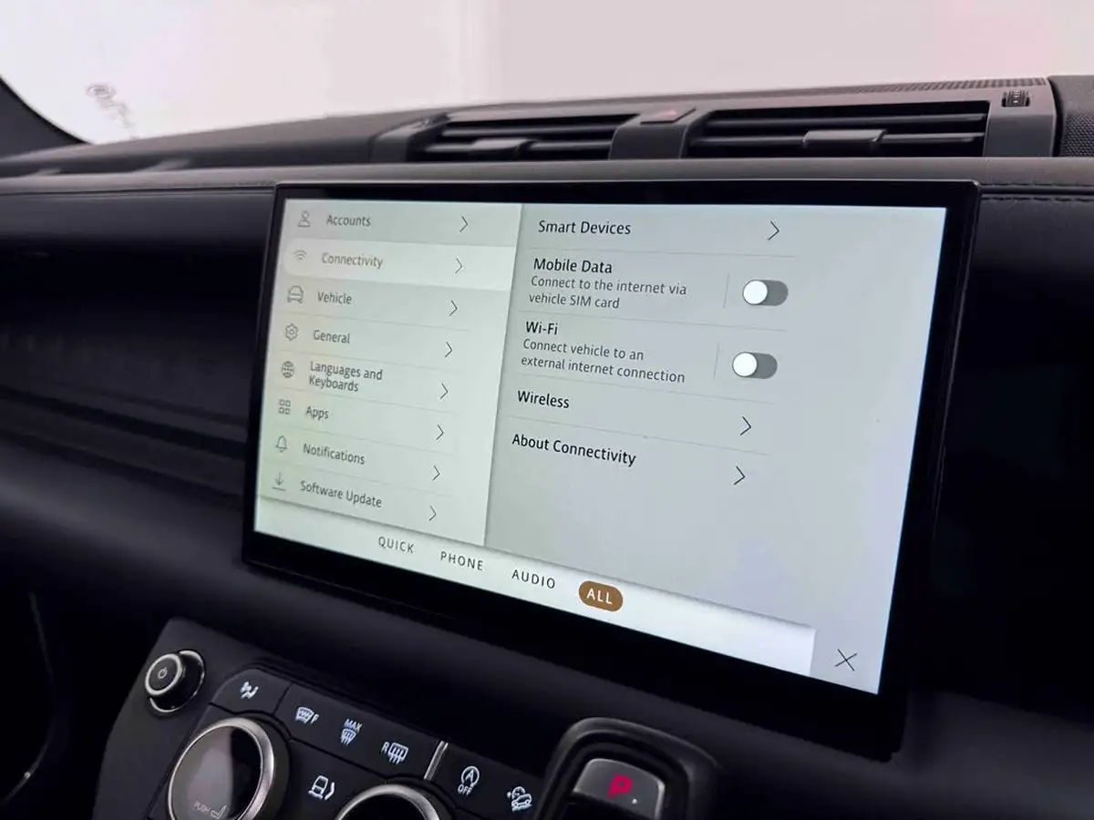 2023-land-rover-90-defender-30-d300-x-big-45
