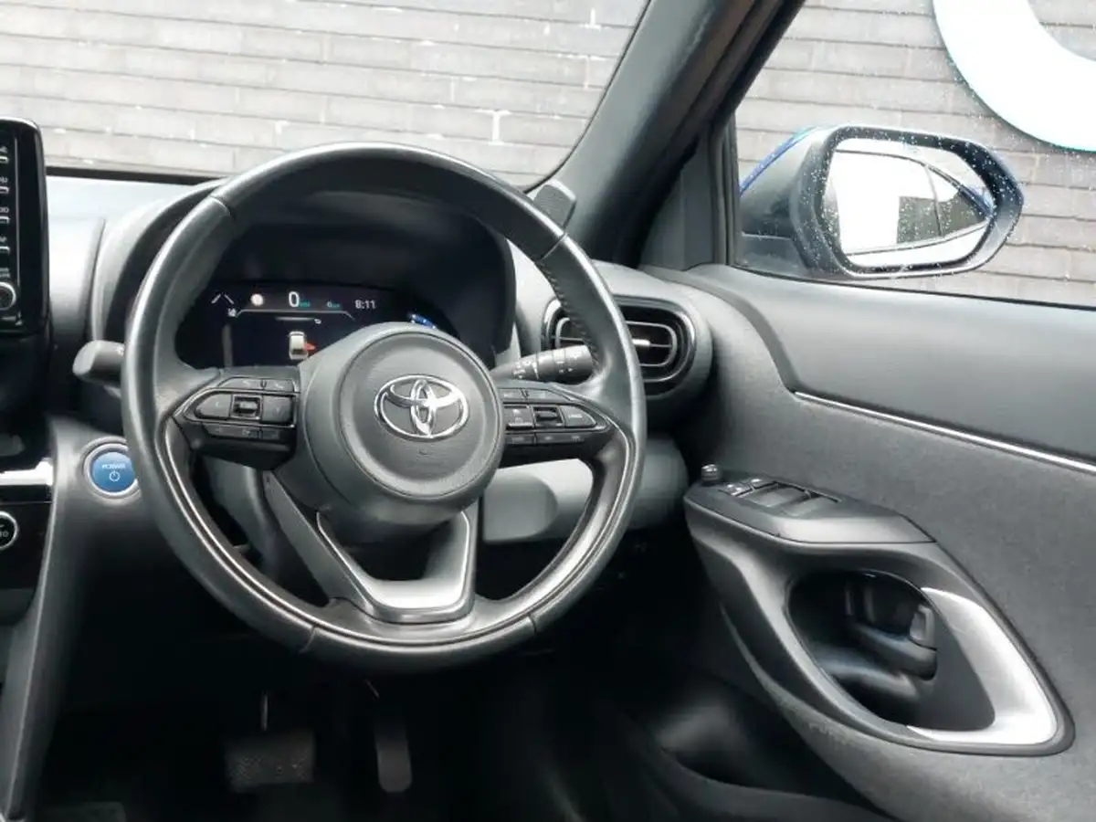 2022-toyota-yaris-15-vvt-i-design-panoramic-roof-big-9