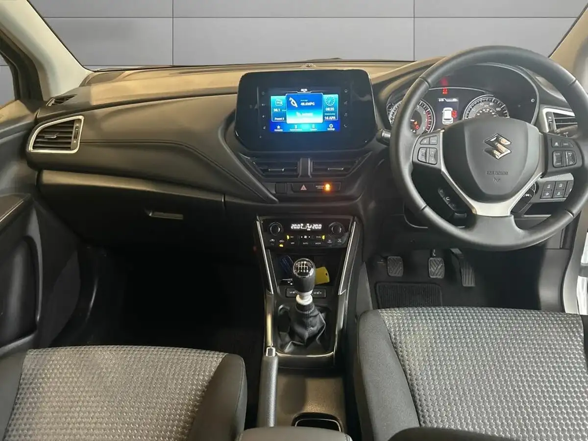 2023-suzuki-s-cross-14-boosterjet-motion-big-9