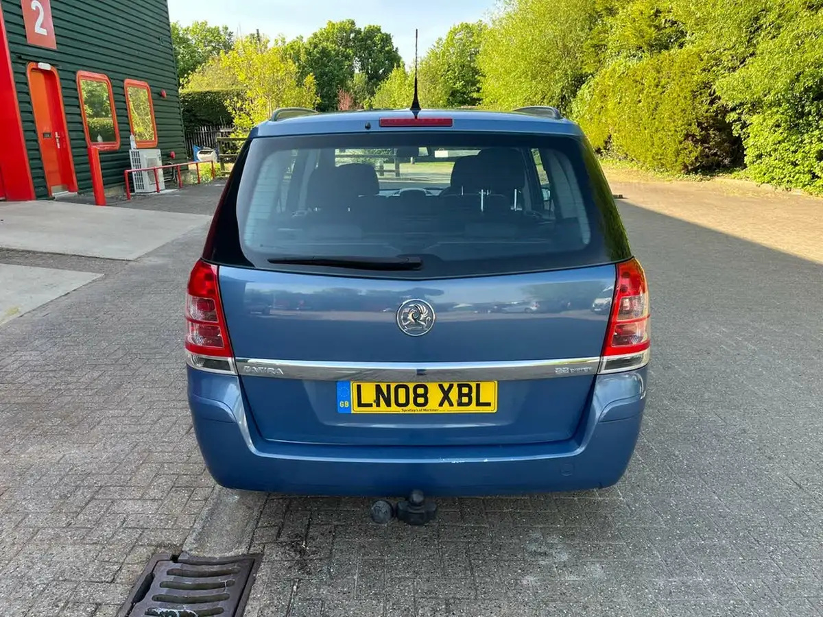 2008-vauxhall-zafira-22-exclusiv-direct-auto-big-5