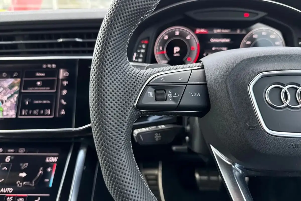 2025-audi-q7-30-50-tdi-black-edition-big-37