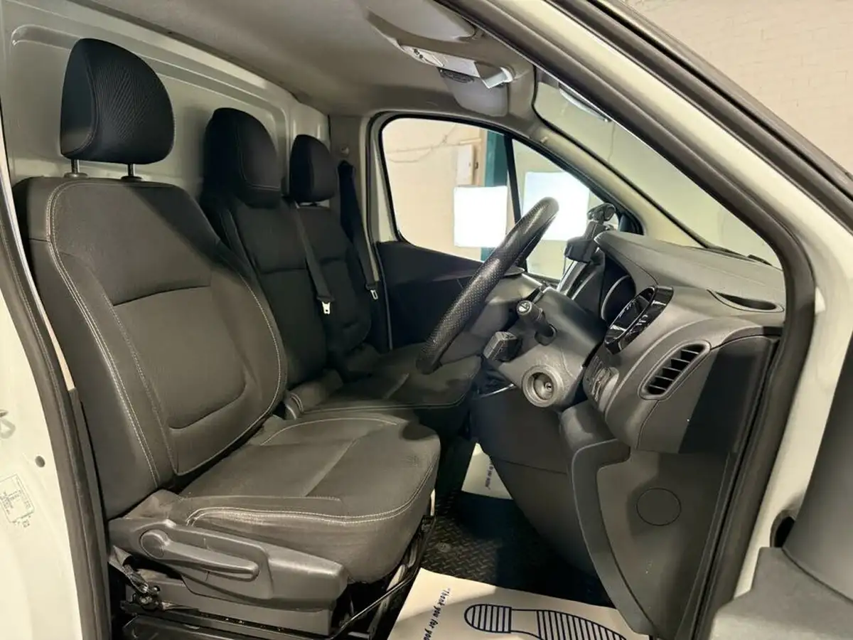 2021-nissan-nv300-20dci-tekna-l1h1-120bhpeu6dt-30-panel-big-3