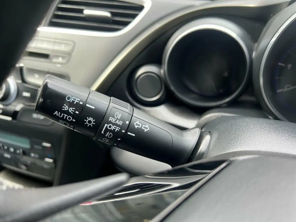 2014-honda-civic-16td-se-plus-tourer-big-18
