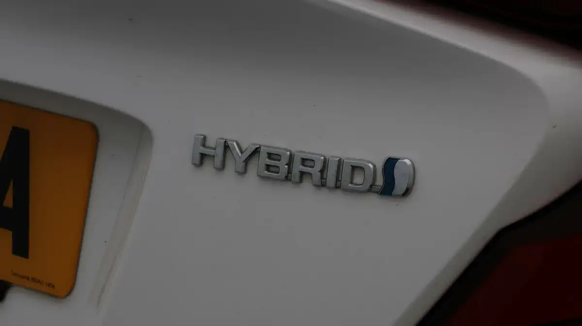 2022-toyota-c-hr-18-vvt-i-gr-sport-big-22