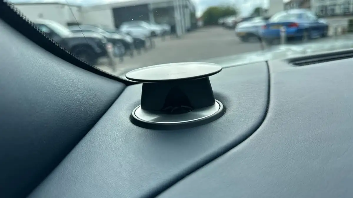 2020-aston-martin-dbs-52-v12-superleggera-big-21
