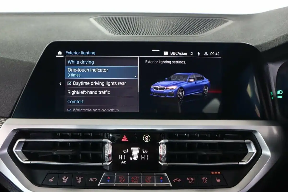 2019-bmw-3-series-20-330e-m-sport-plus-pack-big-43
