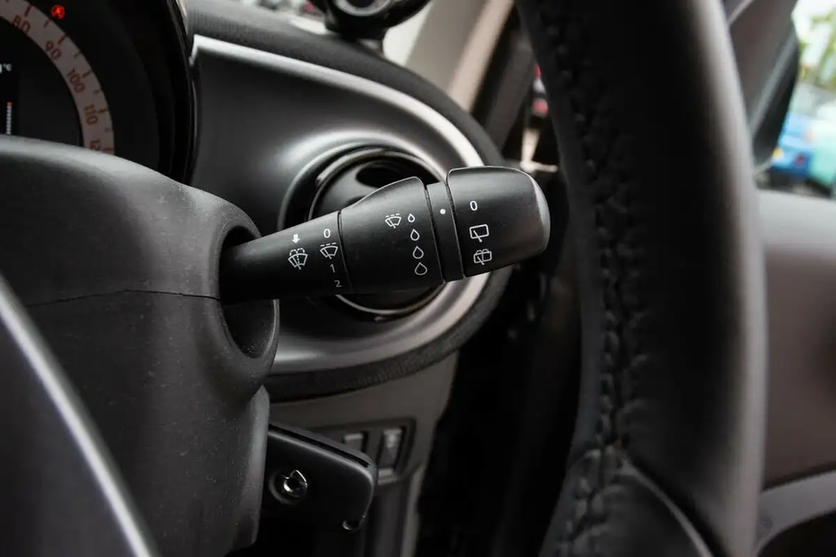 2016-smart-fortwo-10-prime-71bhp-ss-coupe-twinamic-big-17