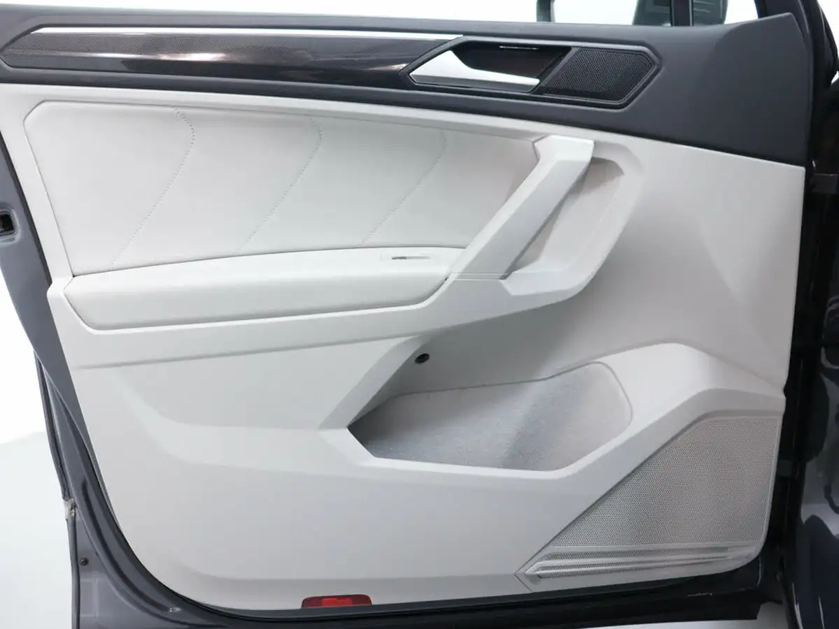 2021-volkswagen-tiguan-20-tsi-elegance-big-48