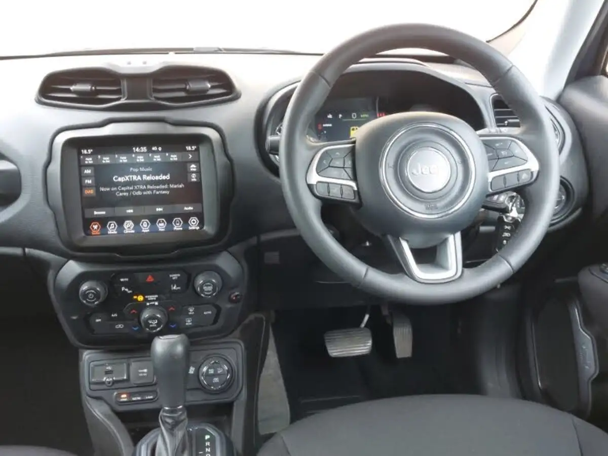 2021-jeep-renegade-13-gse-longitude-phev-big-6