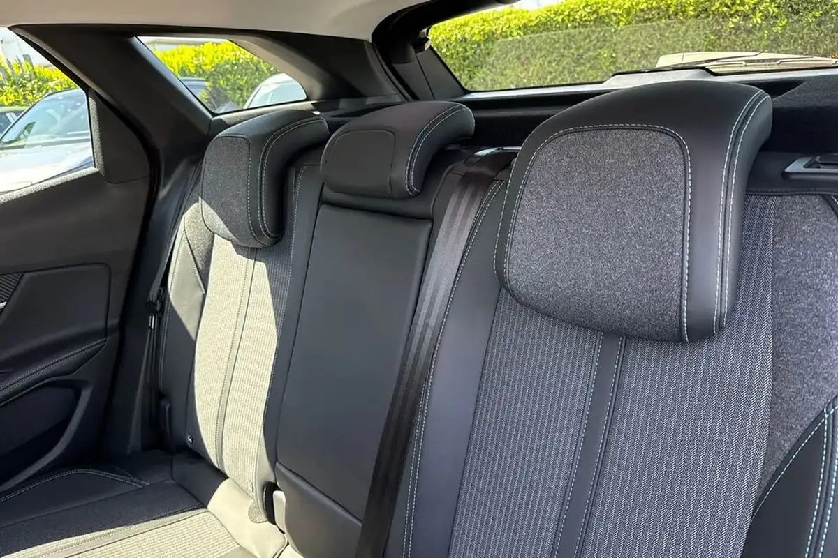 2021-peugeot-3008-suv-12-puretech-allure-big-18