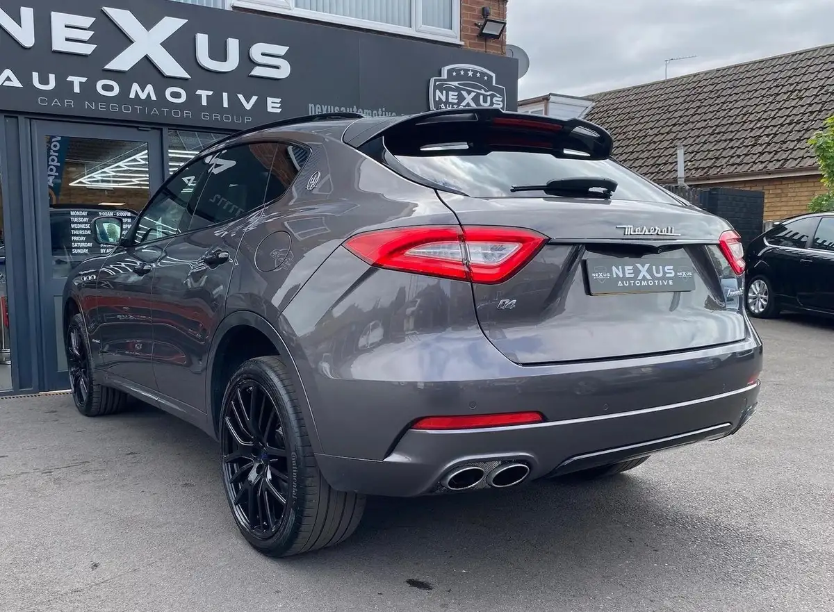 2018-maserati-levante-30td-gransport-nerissimo-edition-big-25