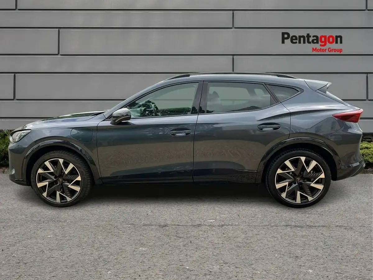 2025-cupra-formentor-15-e-hybrid-vz1-big-12