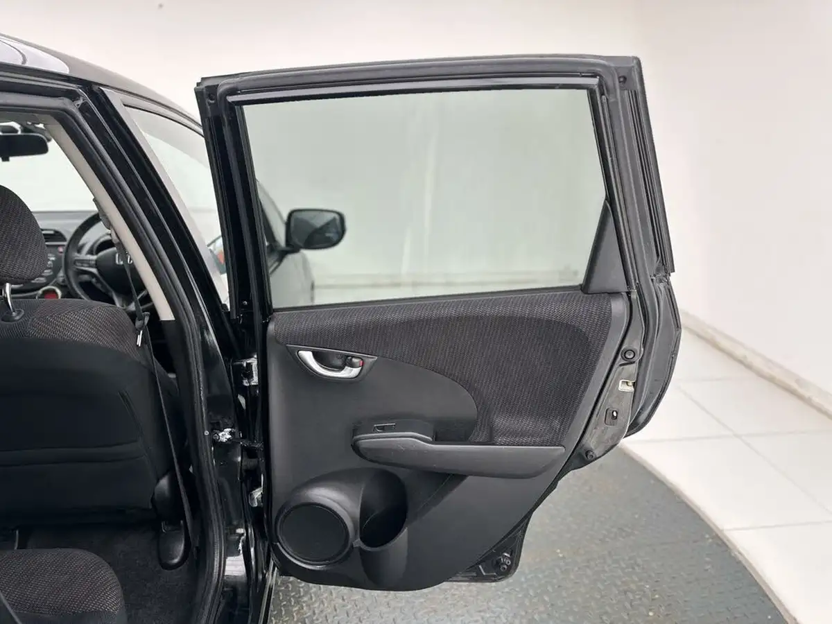 2012-honda-jazz-14-ex-cvt-big-26