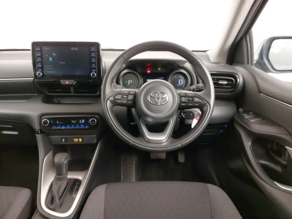2022-toyota-yaris-15-vvt-i-design-big-6
