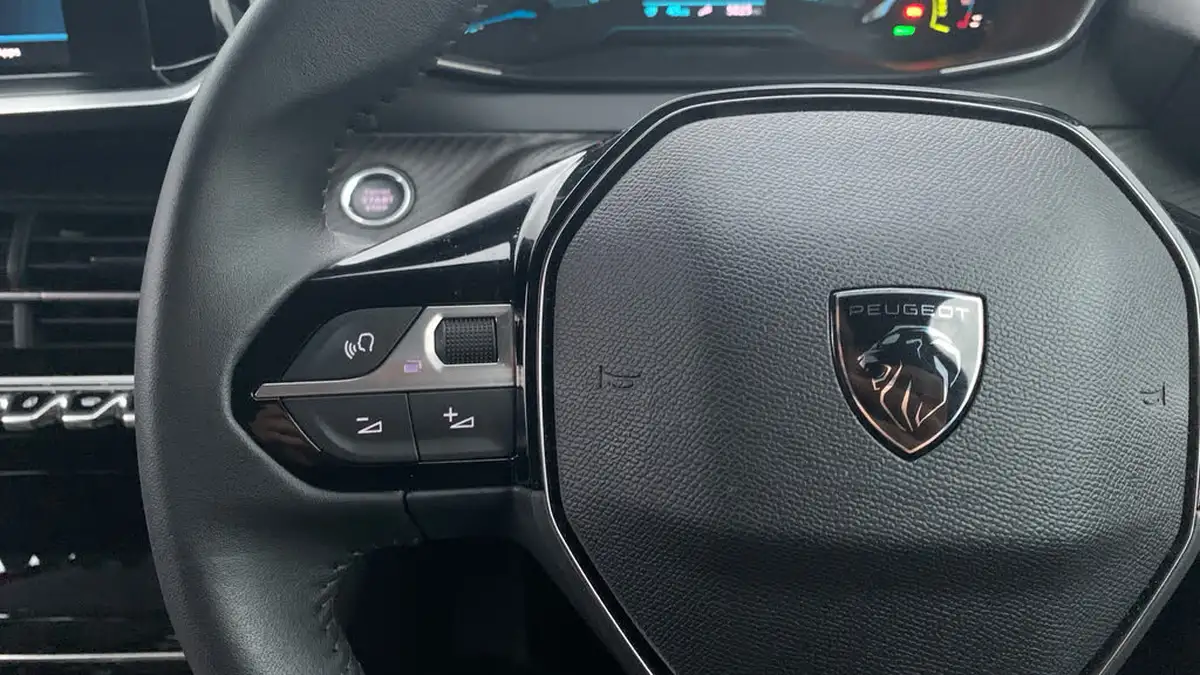 2024-peugeot-208-e-e-style-big-22