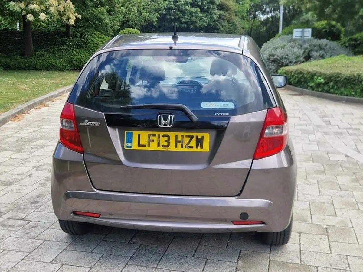 2013-honda-jazz-14-es-big-6