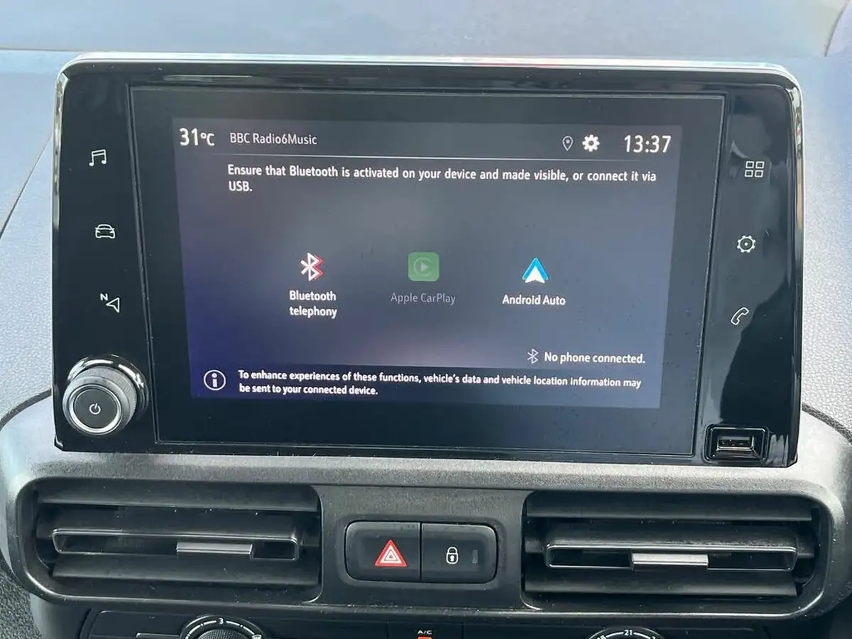 2022-vauxhall-combo-life-15-se-100ps-big-21