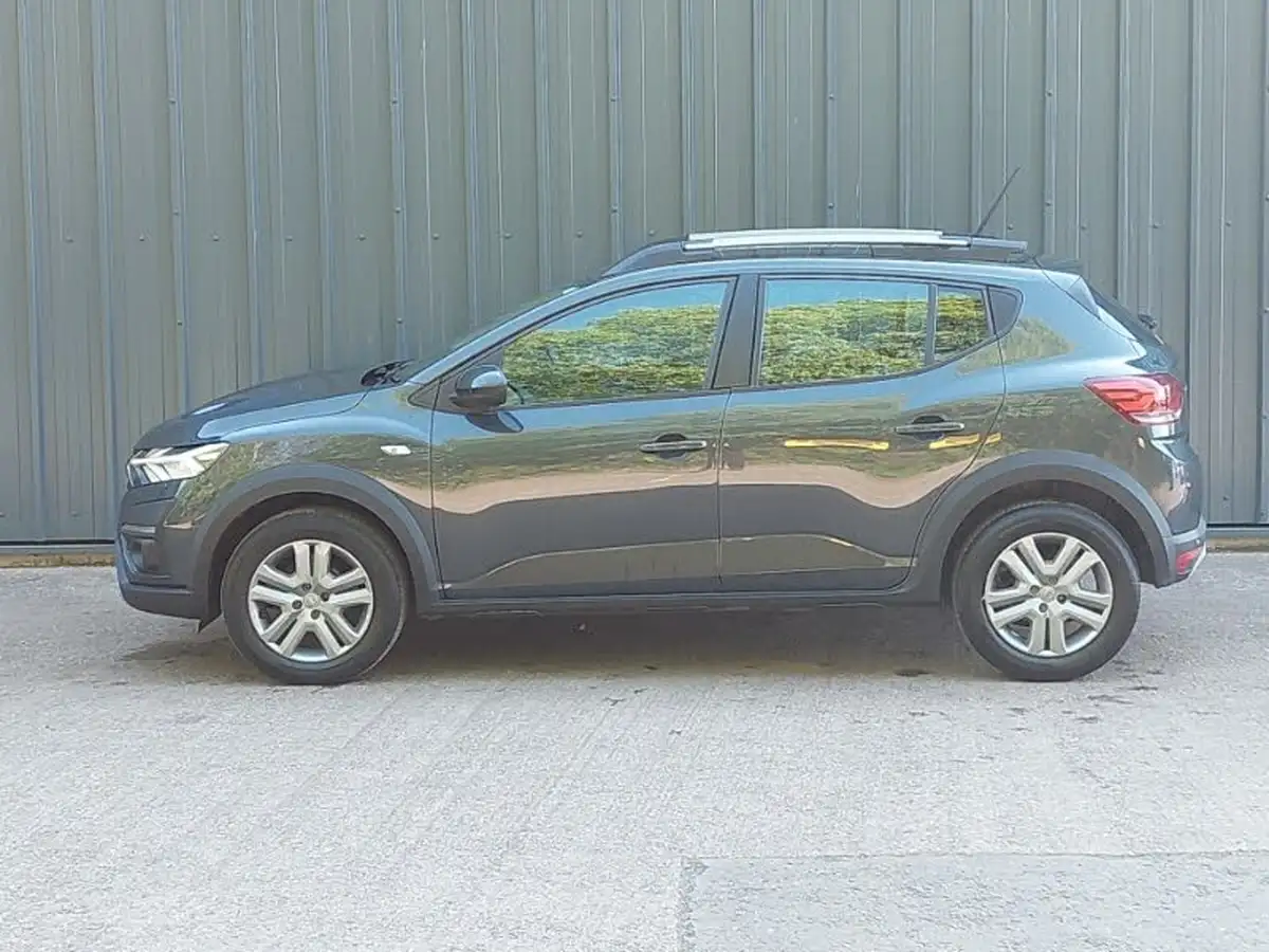 2022-dacia-sandero-stepway-10-tce-comfort-90bhp-big-3