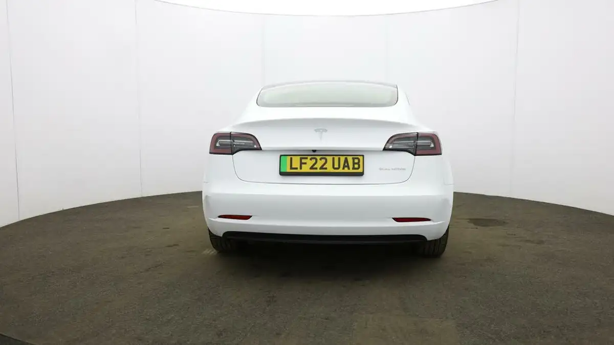 2022-tesla-model-3-e-long-range-big-62