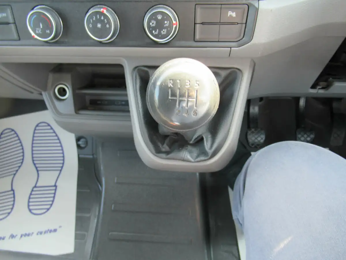 2022-volkswagen-crafter-20tdi-cr35-mwb-trendline-102pseu6d-big-17