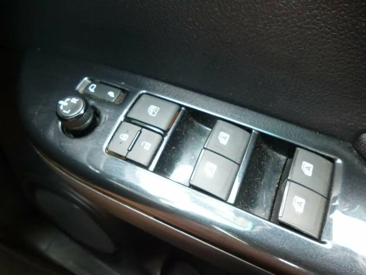 2021-toyota-hi-lux-24d-4d-invincible-150hpeu6d-big-67