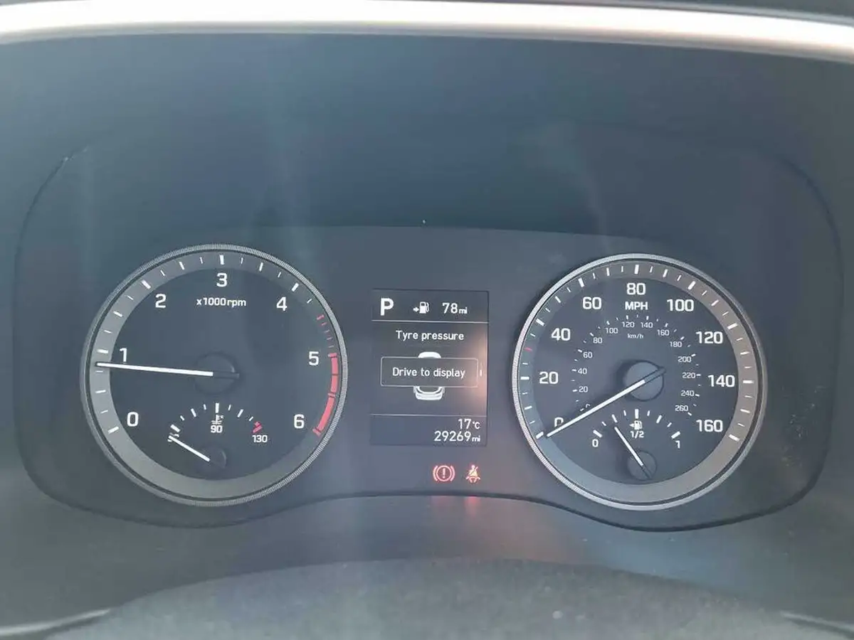 2021-hyundai-tucson-16crdi-se-nav-136ps-dct-big-23
