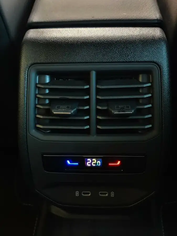 2024-seat-leon-14-e-hybrid-fr-hatchback-big-12