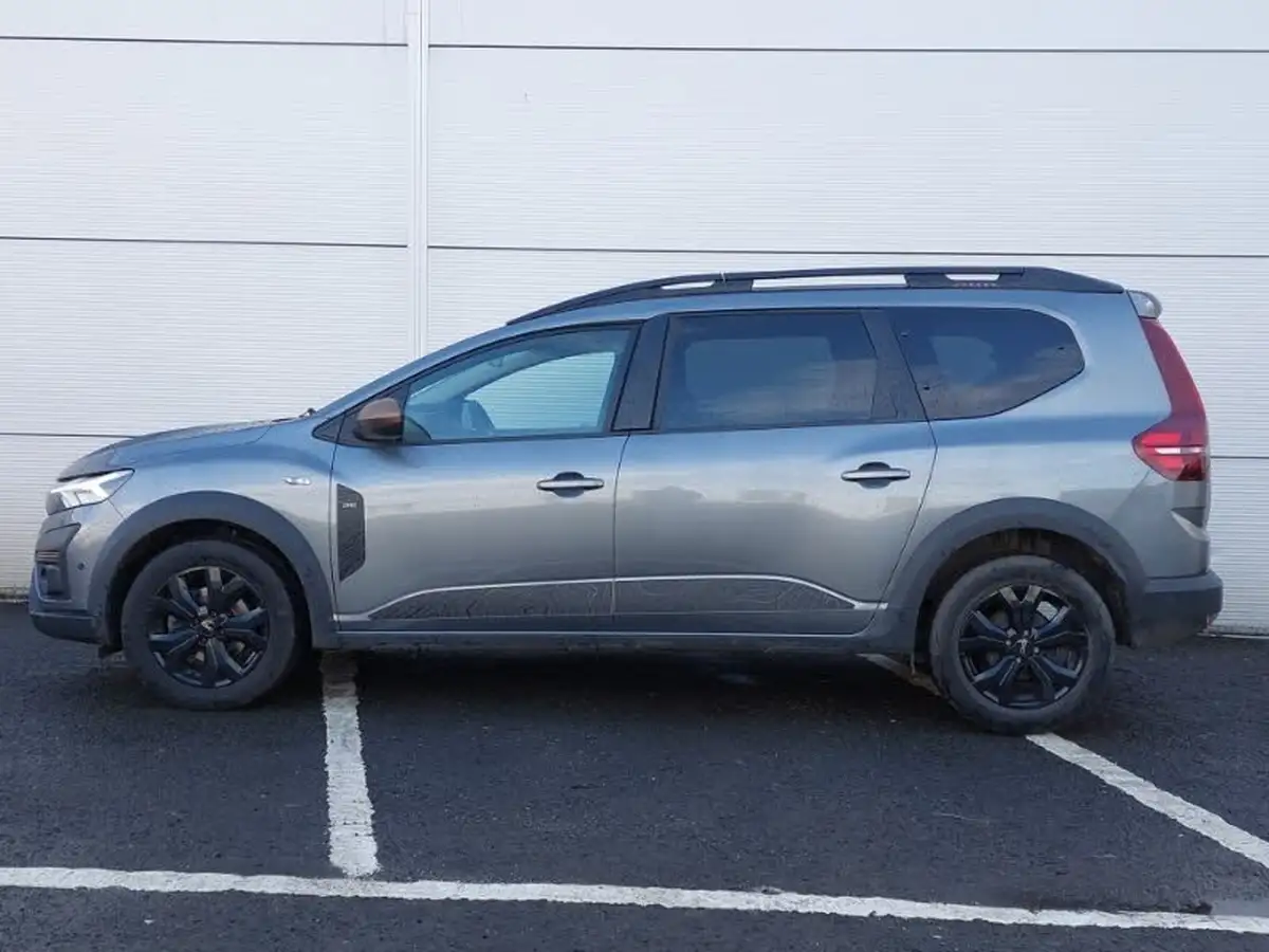 2023-dacia-jogger-10-tce-extreme-big-3