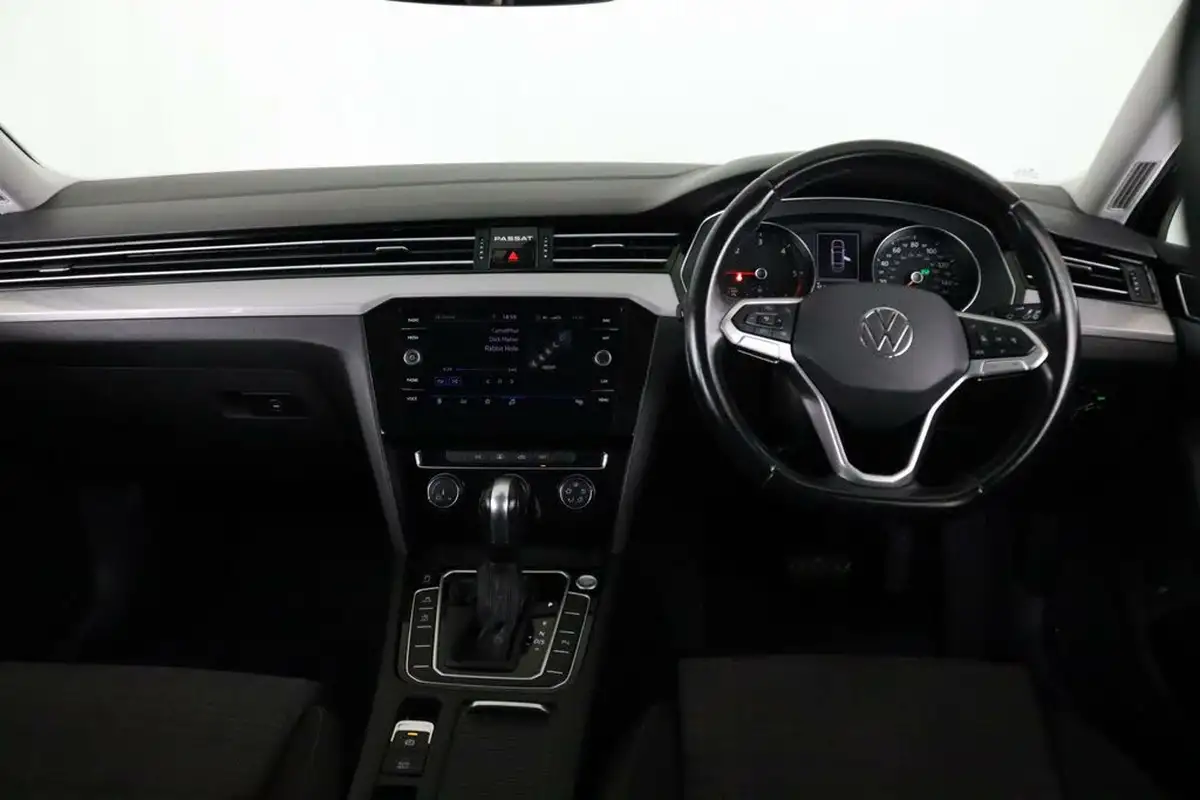 2020-volkswagen-passat-20tdi-se-nav-150ps-saloon-4d-dsg-big-16
