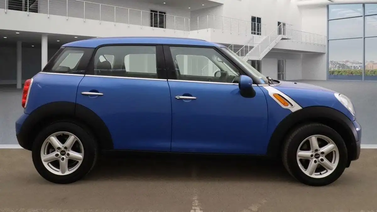 2013-mini-countryman-16-cooper-122bhp-auto-big-2