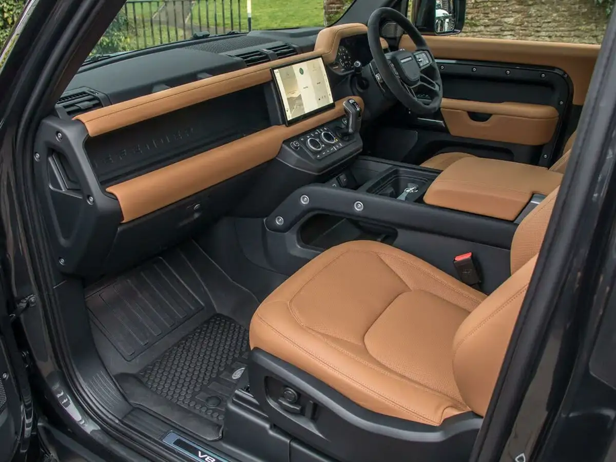 2024-land-rover-90-defender-50-p525-v8-5000cc-big-17